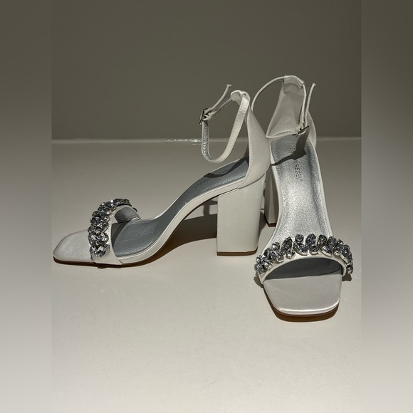 London Rebels Woman’s Bridal Shoe - Picture 3 of 4